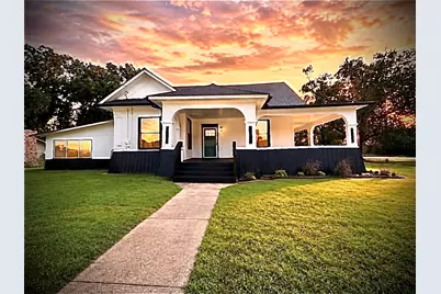 402 E Navasota Street, Groesbeck, TX 76642 - Photo 1