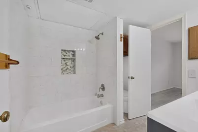 734 W Collins Street, Denton, TX 76201 - Photo 17