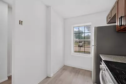 734 W Collins Street, Denton, TX 76201 - Photo 11