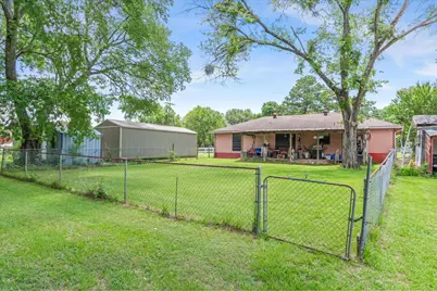 410 W Pine Street, Edgewood, TX 75117 - Photo 9
