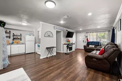 555 W Main Street, Lancaster, TX 75146 - Photo 5