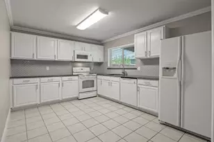 2223 Lockwood Dr, Carrollton, TX 75007 - Photo 11
