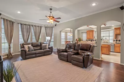 3625 Cimarron Drive, Carrollton, TX 75007 - Photo 11