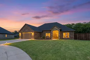 533 Limestone Cir, Mabank, TX 75147 - Photo 1