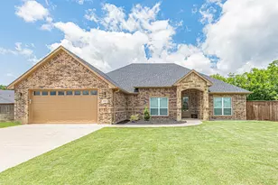 533 Limestone Cir, Mabank, TX 75147 - Photo 1