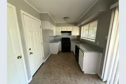 10017 Mill Valley Lane, Dallas, TX 75217 - Photo 3