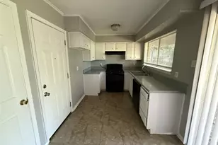 10017 Mill Valley Ln, Dallas, TX 75217 - Photo 3