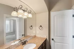 608 Donna Cir, Granbury, TX 76049 - Photo 37