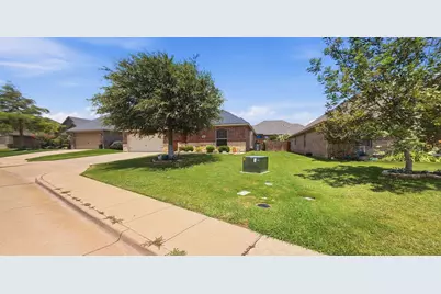 608 Donna Circle, Granbury, TX 76049 - Photo 5