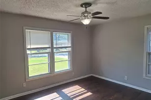 1225 Harrison Ln, Hurst, TX 76053 - Photo 11
