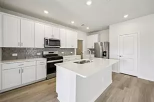 717 Dotty Dr, McKinney, TX 75071 - Photo 5