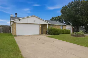 6941 Glendale Dr, North Richland Hills, TX 76182 - Photo 1