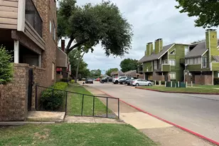 9809 Walnut St, Dallas, TX 75243 - Photo 17