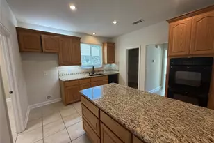 1001 Meadow Creek Dr, Allen, TX 75002 - Photo 5