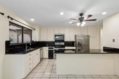 2022 Winter Sunday Way, Arlington, TX 76012 - Photo 9