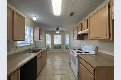 2213 Rolling Creek Run, Fort Worth, TX 76108 - Photo 3