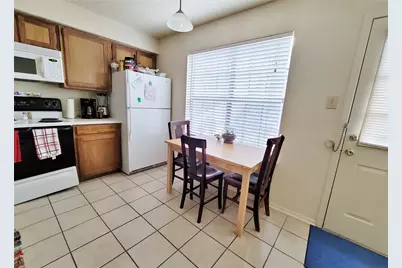 929 W Hickory Street #A2, Denton, TX 76201 - Photo 5