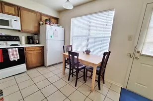 929 W Hickory St, Denton, TX 76201 - Photo 5