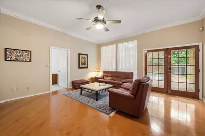 2105 Sleepy Hollow Drive, Arlington, TX 76006 - Photo 9