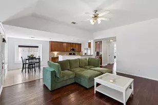 2715 Columbus, Grand Prairie, TX 75054 - Photo 7