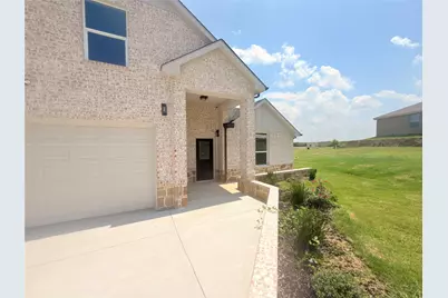 402 Bellaire Circle, Mineral Wells, TX 76067 - Photo 3