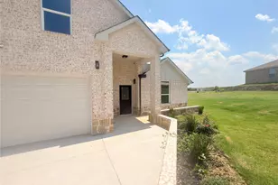 402 Bellaire Cir, Mineral Wells, TX 76067 - Photo 3