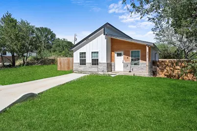 5811 Lake Granbury Trail, Granbury, TX 76048 - Photo 3