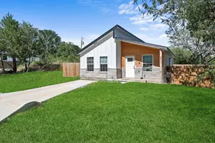 5811 Lake Granbury Trail, Granbury, TX 76048 - Photo 3