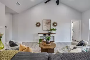 418 Kelly Ln, Seven Points, TX 75143 - Photo 5