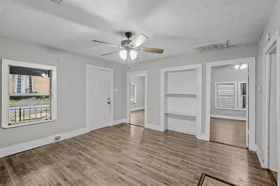 906 E Houston Street, Sherman, TX 75092 - Photo 7