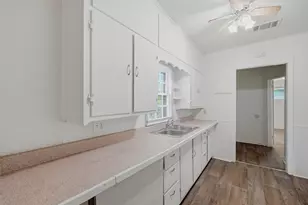 1105 W Hull St, Denison, TX 75020 - Photo 13