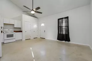 207 Young St, Nocona, TX 76255 - Photo 5