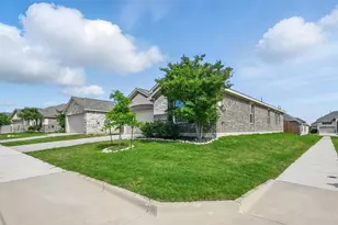 837 Amberwood Ct, Fort Worth, TX 76052 - Photo 3