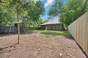 1112 Trinity St, Cleburne, TX 76031 - Photo 9