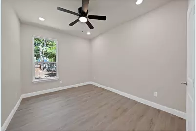 1112 Trinity Street, Cleburne, TX 76031 - Photo 21