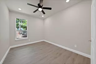 1112 Trinity St, Cleburne, TX 76031 - Photo 21