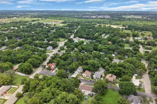 1112 Trinity St, Cleburne, TX 76031 - Photo 33
