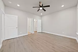 1112 Trinity St, Cleburne, TX 76031 - Photo 23