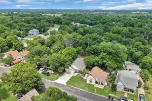 1112 Trinity St, Cleburne, TX 76031 - Photo 37