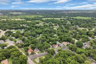 1112 Trinity St, Cleburne, TX 76031 - Photo 29