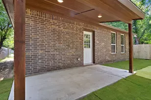 1112 Trinity St, Cleburne, TX 76031 - Photo 7