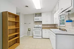813 Westway St, Denton, TX 76201 - Photo 9