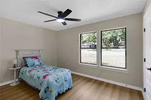 908 Red Oak St, Azle, TX 76020 - Photo 29