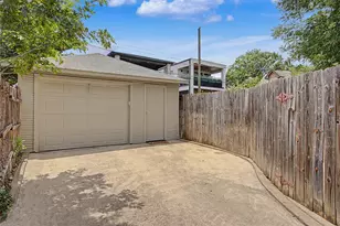 3913 W 4th St, Fort Worth, TX 76107 - Photo 33