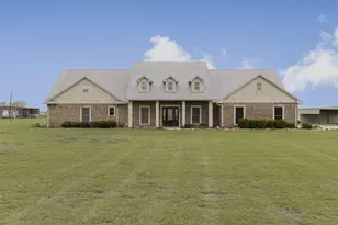 1066 W Rd, Waxahachie, TX 75165 - Photo 1
