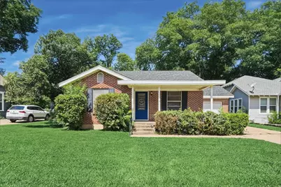 304 S Waco Street, Weatherford, TX 76086 - Photo 1