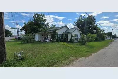 331 N 5th Street, Jacksboro, TX 76458 - Photo 3
