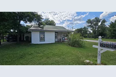 331 N 5th Street, Jacksboro, TX 76458 - Photo 1