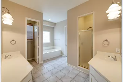 2817 Newburyport Avenue, Garland, TX 75044 - Photo 33