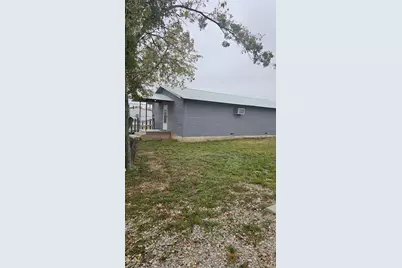 4 W Sherman Street, Mullin, TX 76864 - Photo 3